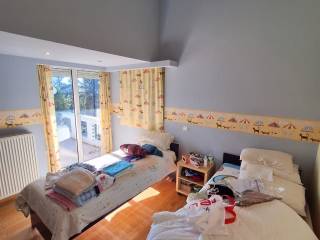 Luxuriously built, 2nd and 3rd floor apartment