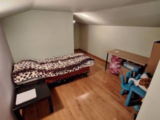 Luxuriously built, 2nd and 3rd floor apartment