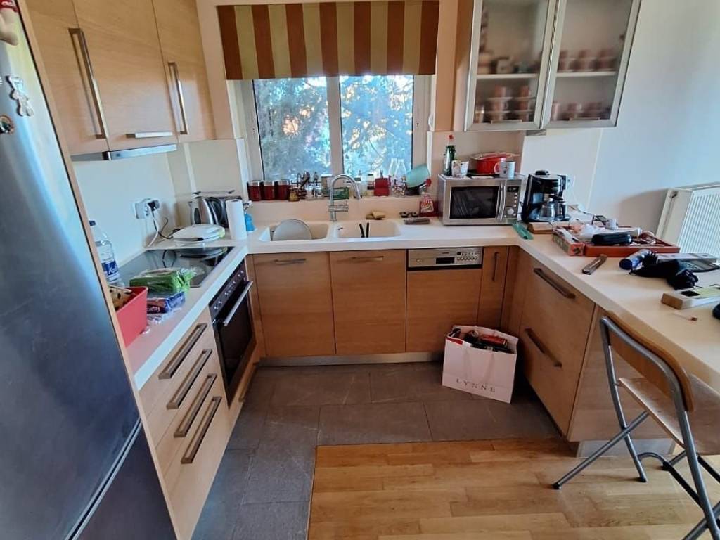 Luxuriously built, 2nd and 3rd floor apartment