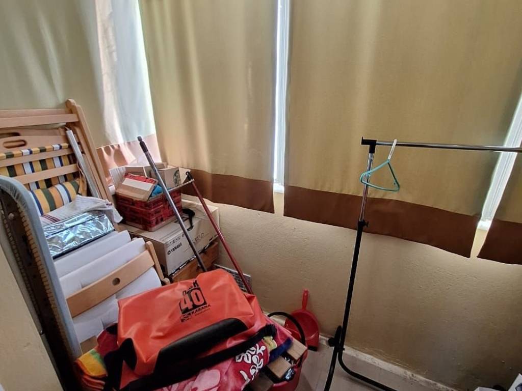 Luxuriously built, 2nd and 3rd floor apartment