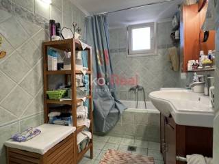 Μπάνιο με μπανιέρα