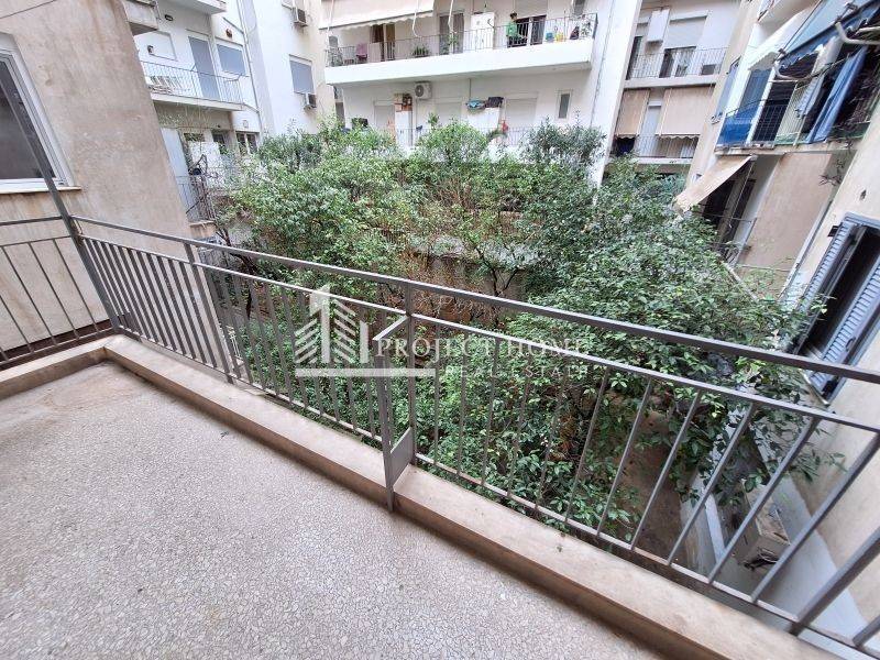 Θέα από μπαλκόνι