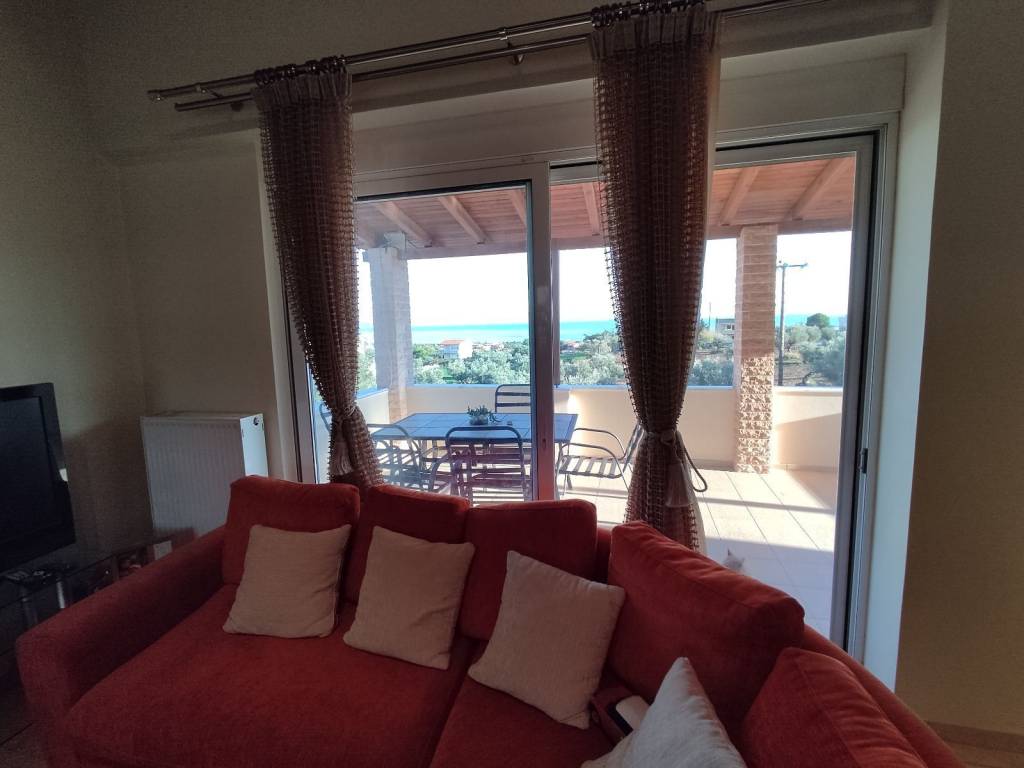 ΘΕΑ ΑΠΟ ΣΑΛΟΝΙ