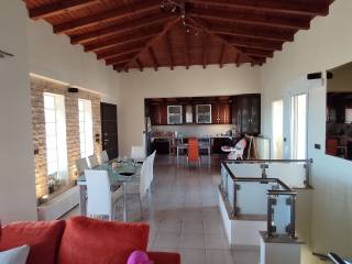 ΤΡΑΠΕΖΑΡΙΑ ΚΟΥΖΙΝΑ