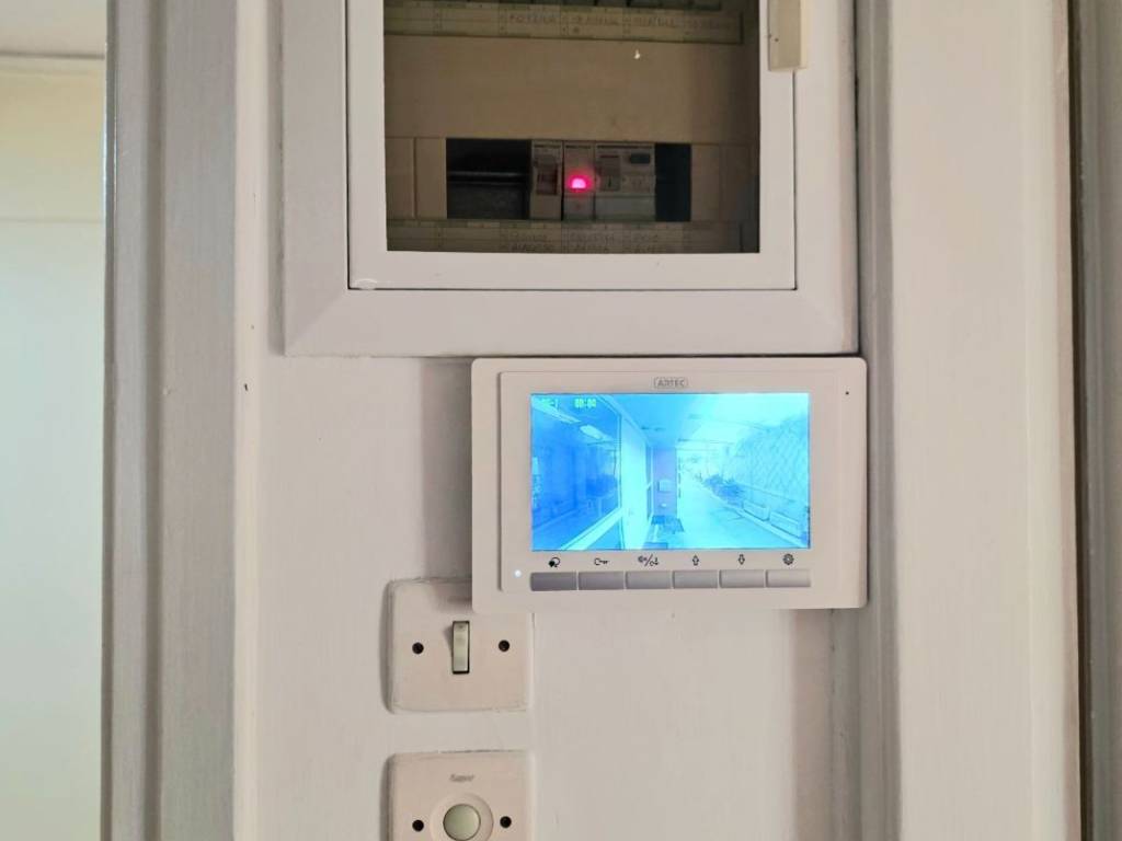 THyroteleorase &amp; elektrologikos pinakas