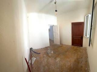 TMEMA APO TO ESOTERIKO TES KATOIKIAS