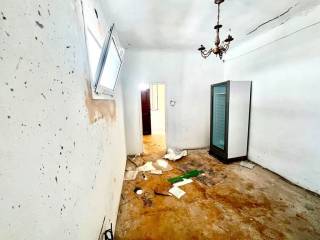 TMEMA APO TO ESOTERIKO TES KATOIKIAS