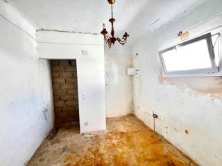 TMEMA APO TO ESOTERIKO TES KATOIKIAS