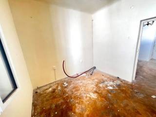 TMEMA APO TO ESOTERIKO TES KATOIKIAS