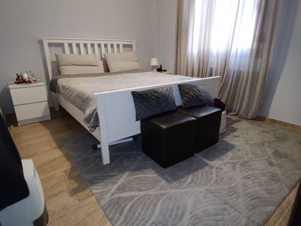 ANYPLACE MESITIKES YPERESIES