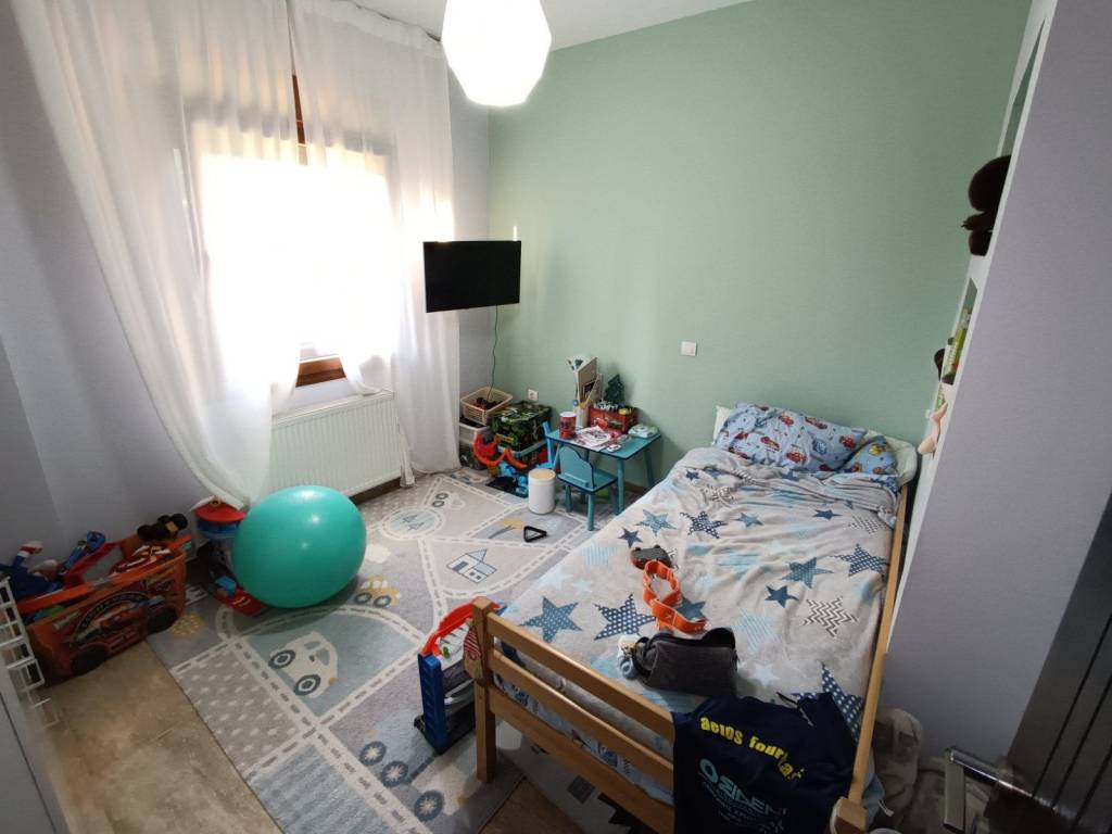 ANYPLACE MESITIKES YPERESIES