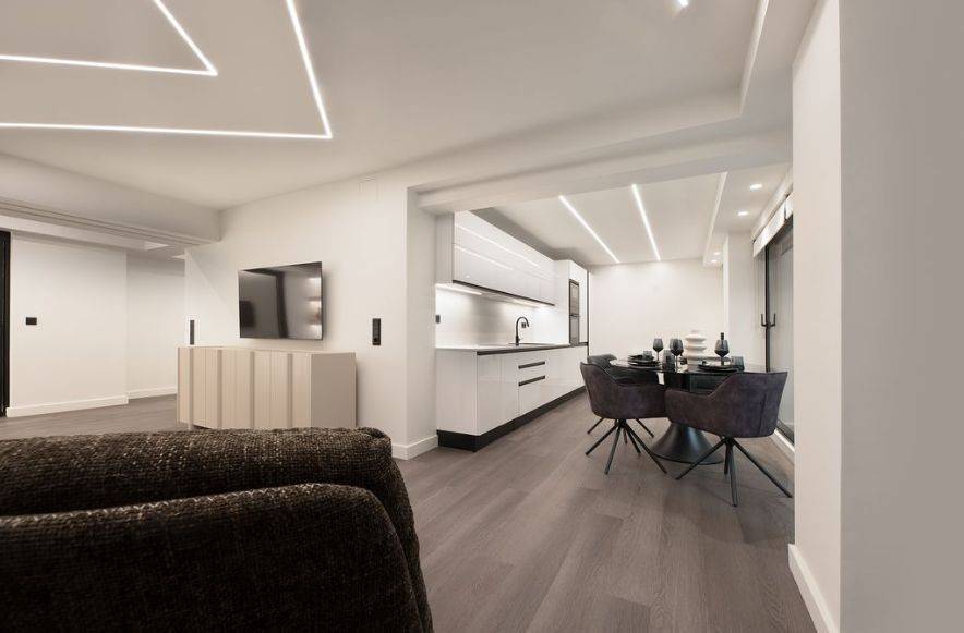 ΣΑΛΟΝΙ ΚΑΙ OPEN PLAΝ ΚΟΥΖΙΝΑ