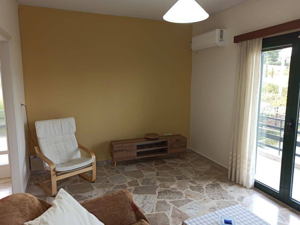 TO SALONI TOY OROPHODIAMERISMATOS