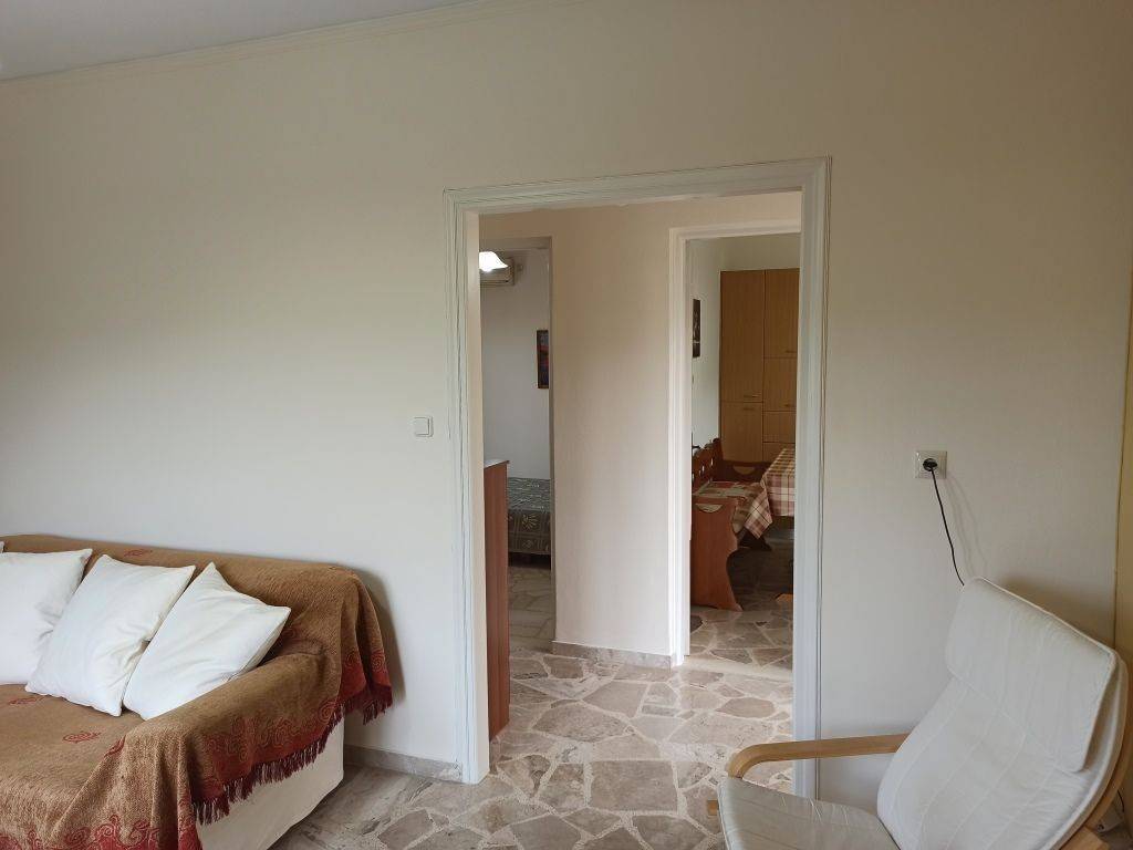 TO SALONI TOY OROPHODIAMERISMATOS