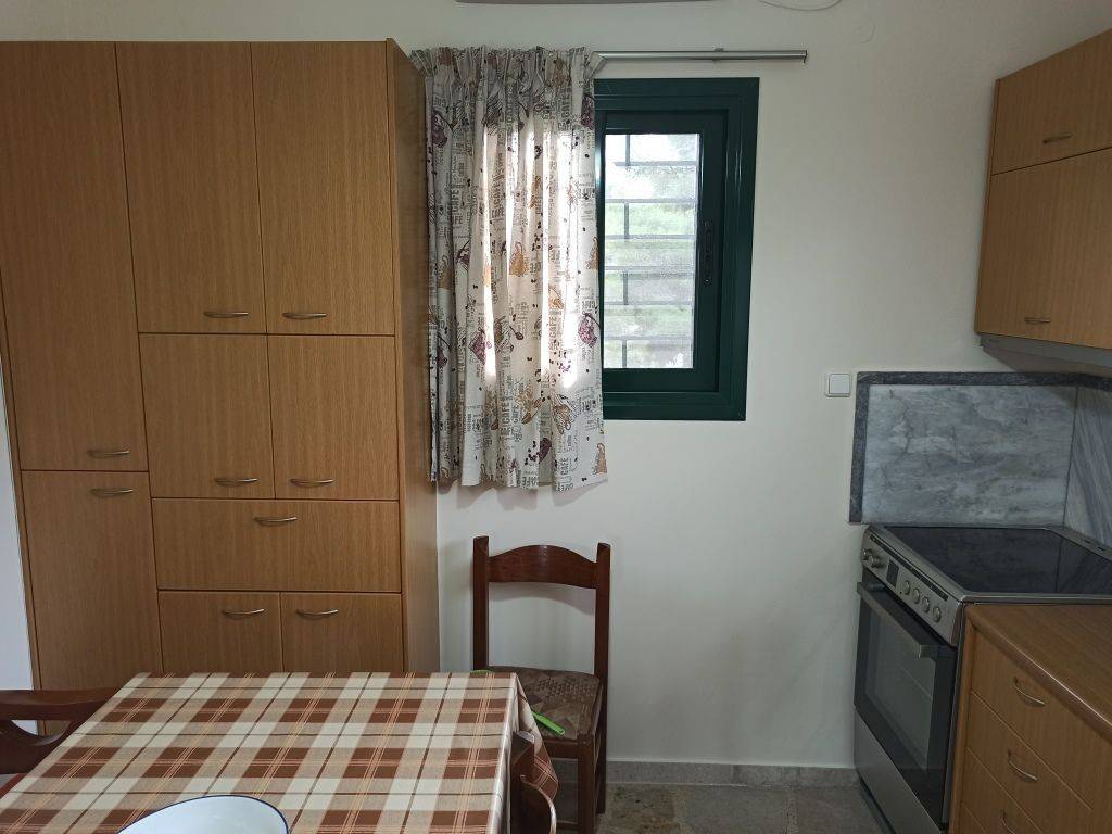 E KOYZINA-TRAPEZARIA TOY OROPHODIAMERISMATOS