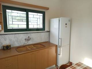 E KOYZINA-TRAPEZARIA TOY OROPHODIAMERISMATOS