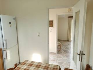 E KOYZINA-TRAPEZARIA TOY OROPHODIAMERISMATOS