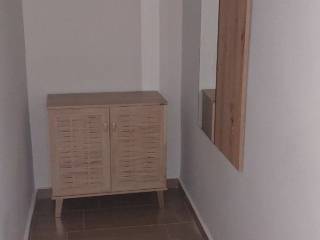 Είσοδος αριστερρά