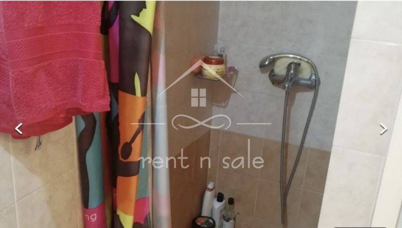 Μπάνιο,Ύπαρξη ανθρώπου