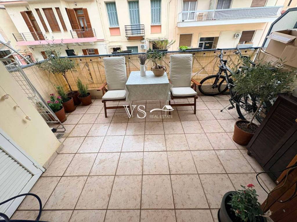 Θέα απο μπαλκόνι