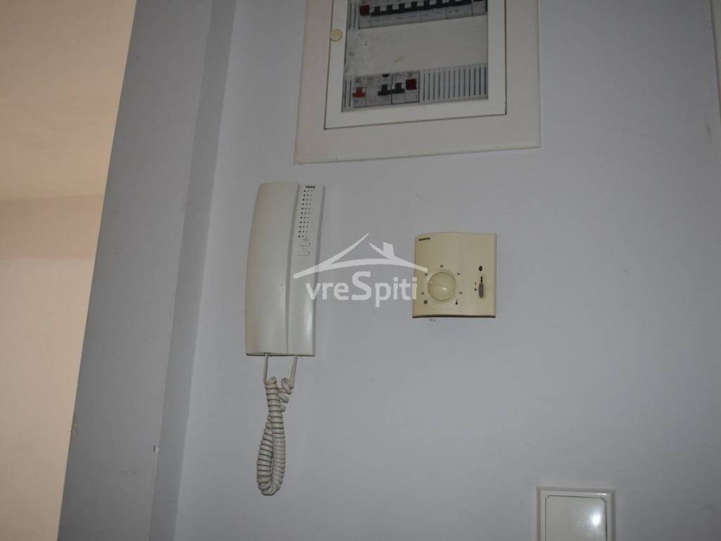 ELEKTROLOGIKOS PINAKAS