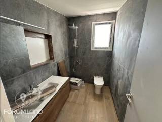 Forumland Real Estate, Μπάνιο