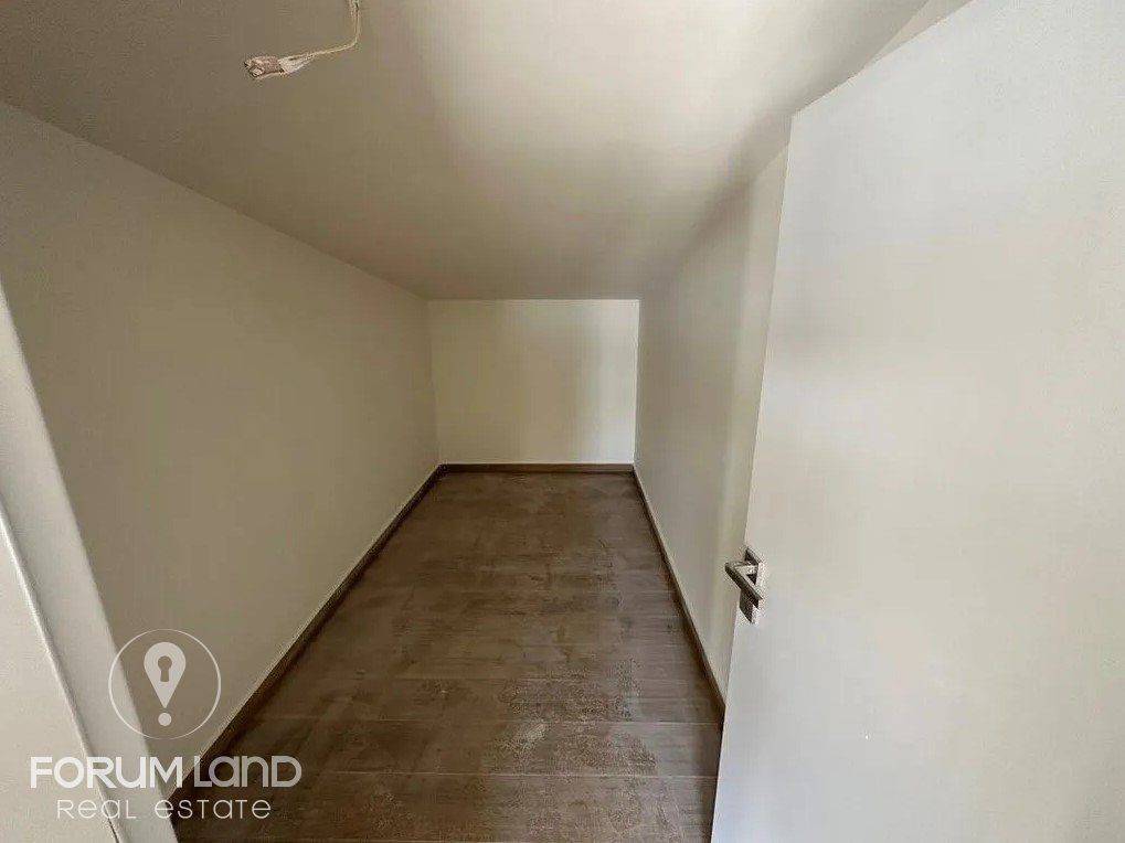 Forumland Real Estate, Apotheke