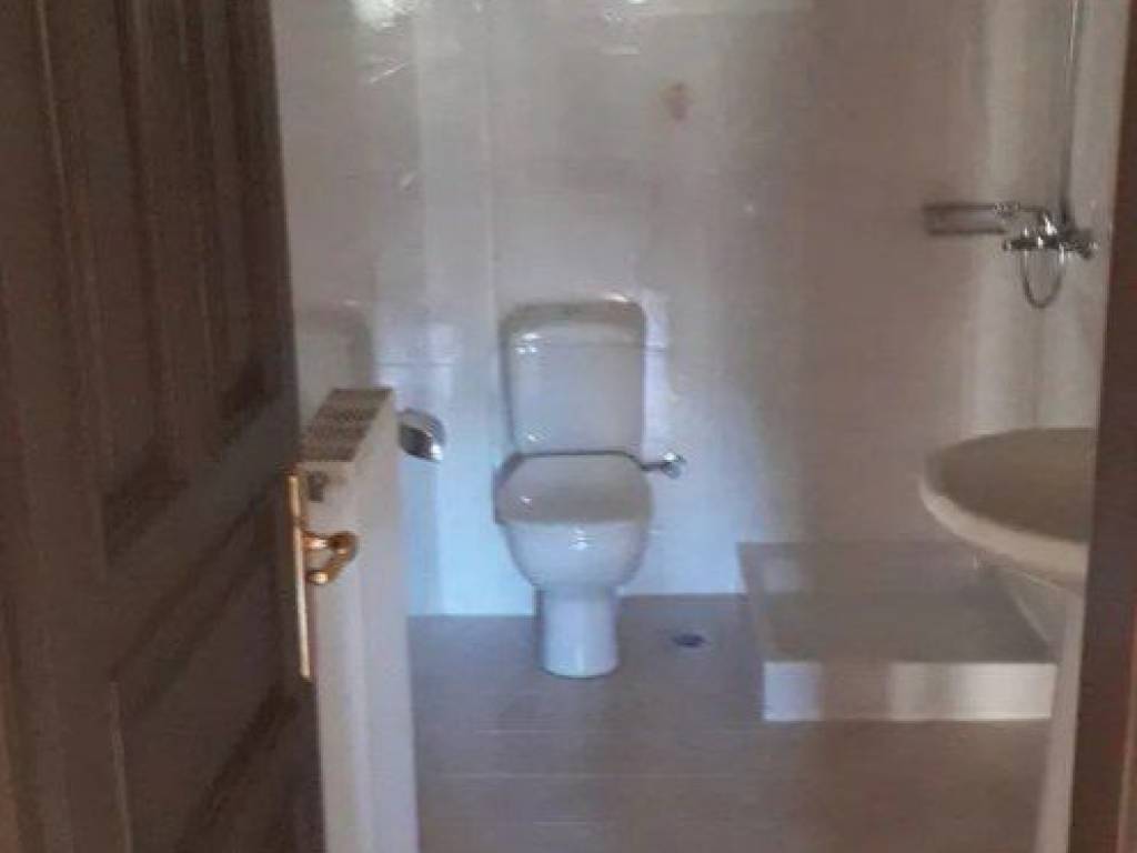 Forumland Real Estate, Μπάνιο