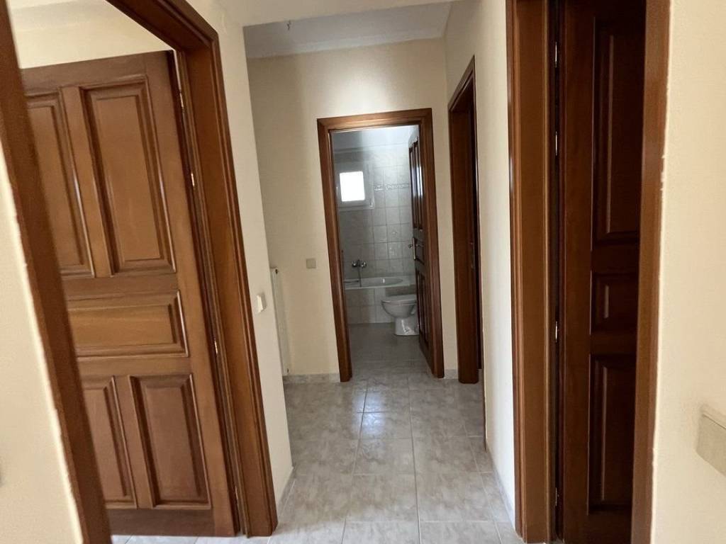 Forumland Real Estate, Διάδρομος