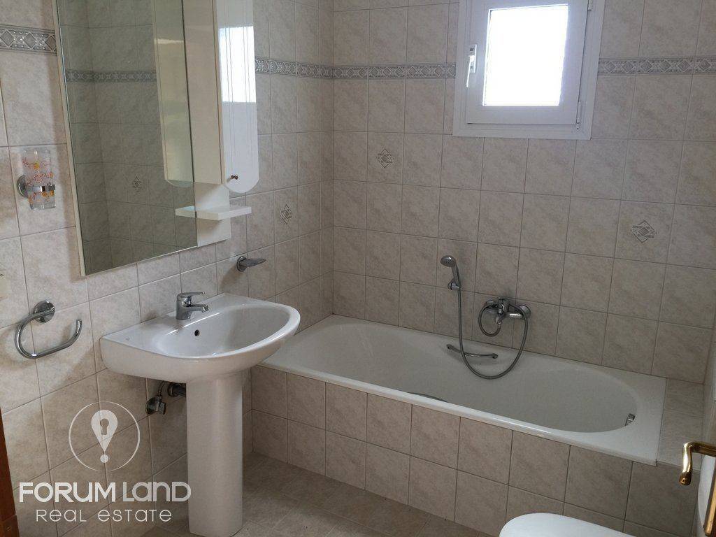 Forumland Real Estate, Μπάνιο