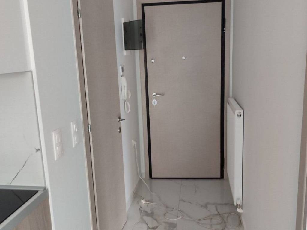 Forumland Real Estate, Είσοδος