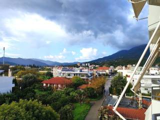 SE OMORPHE KAI ESYCHE GEITONIA