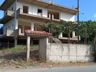 MONOKATOIKIA 420 T.M.