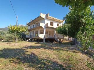 STEN KATO MAMOYLADA NAYPAKTOY