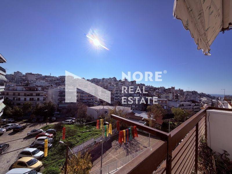 Θέα από μπαλκόνι