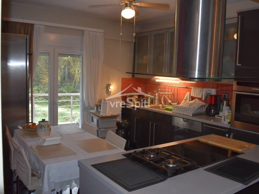 ΑΠΟΨΗ ΣΑΛΟΝΙ - ΚΑΘΙΣΤΙΚΟ