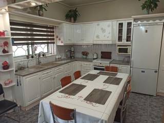 ENIAIOS CHOROS SALONI-KOYZINA-TRAPEZARIA