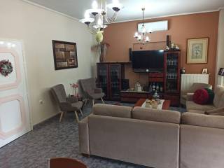 ENIAIOS CHOROS SALONI-KOYZINA-TRAPEZARIA