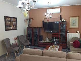 ENIAIOS CHOROS SALONI-KOYZINA-TRAPEZARIA