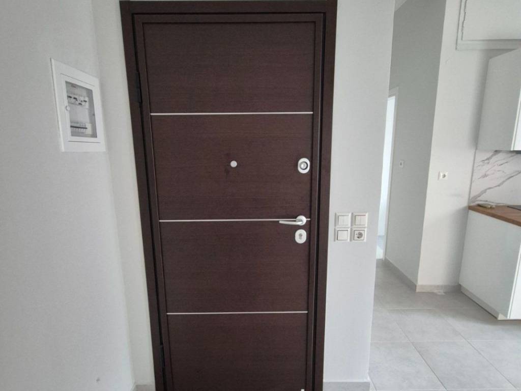 ΠΟΡΤΑ ΕΙΣΟΔΟΥ