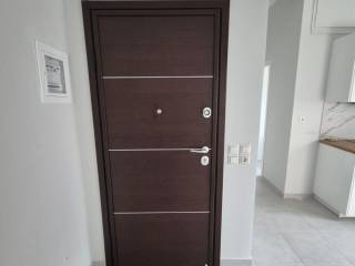 ΠΟΡΤΑ ΕΙΣΟΔΟΥ