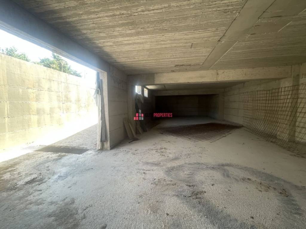 ΥΠΟΓΕΙΟ ΜΕ ΡΑΜΠΑ