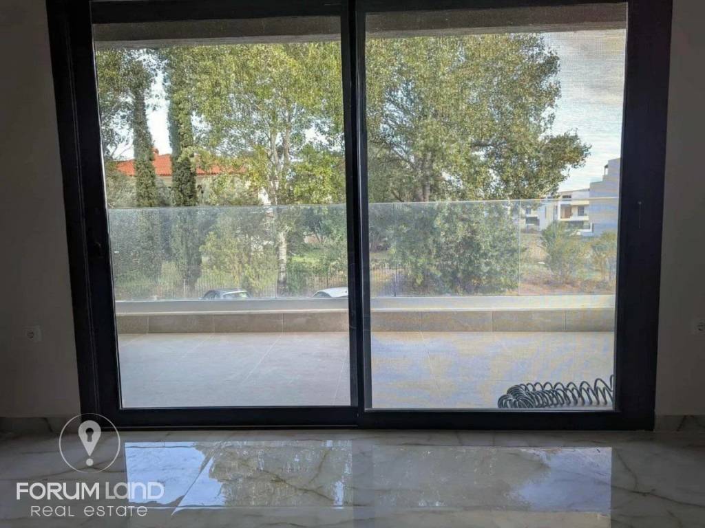 Forumland Real Estate, Κουφώματα