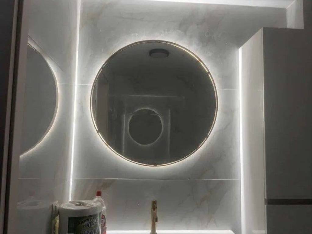 Forumland Real Estate, Μπάνιο