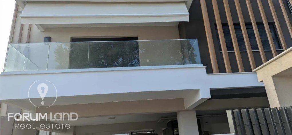 Forumland Real Estate, Εξωτερική Όψη