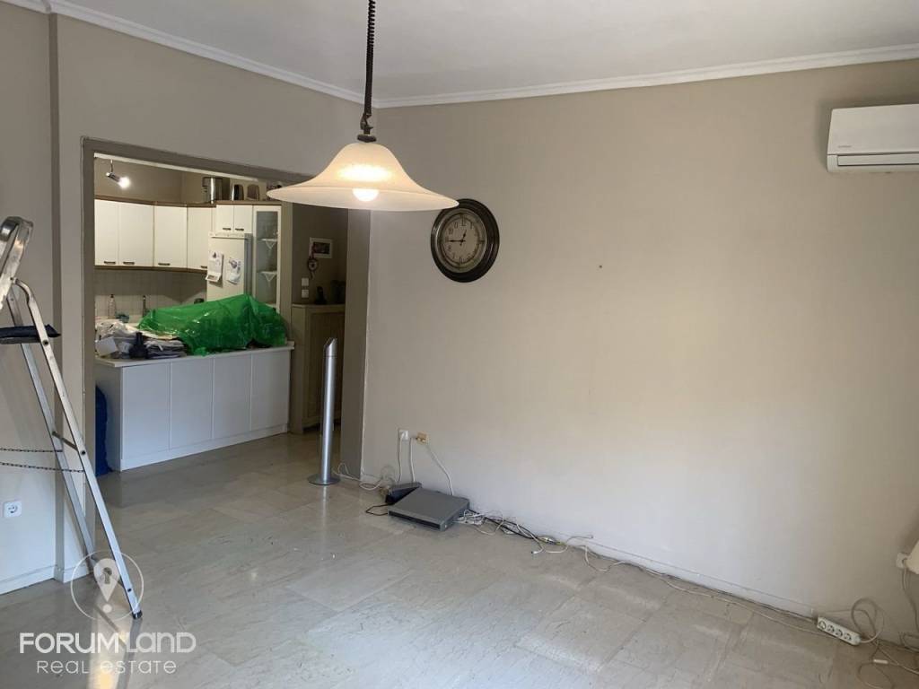 Forumland Real Estate, Καθιστικό