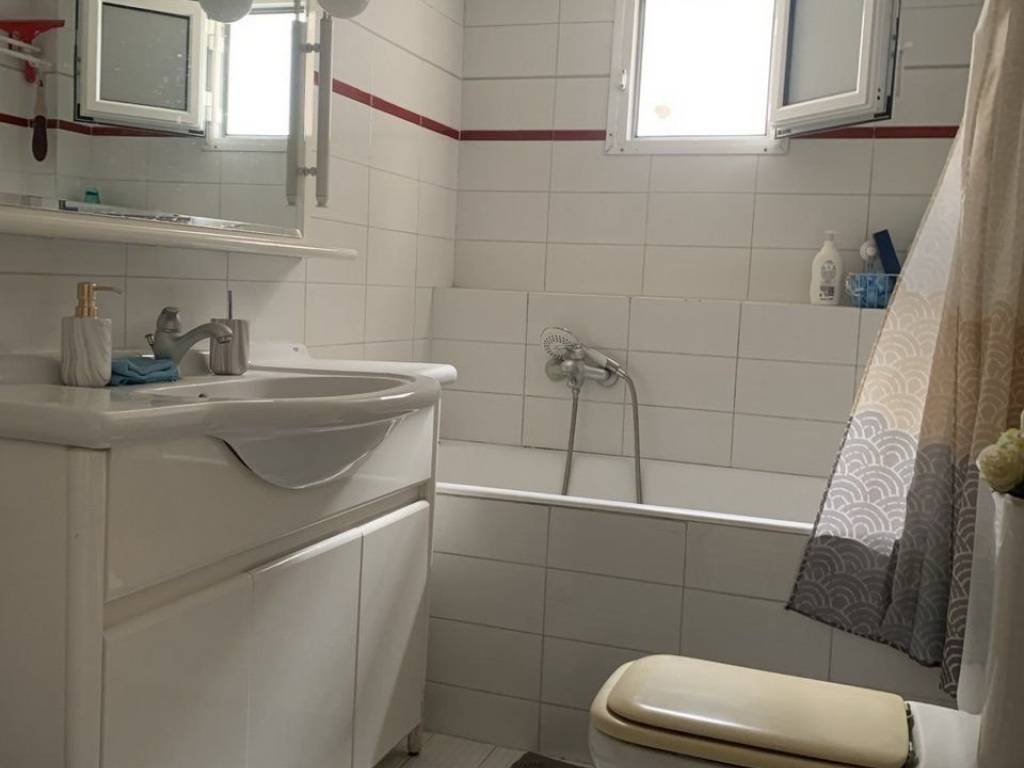 Forumland Real Estate, Μπάνιο