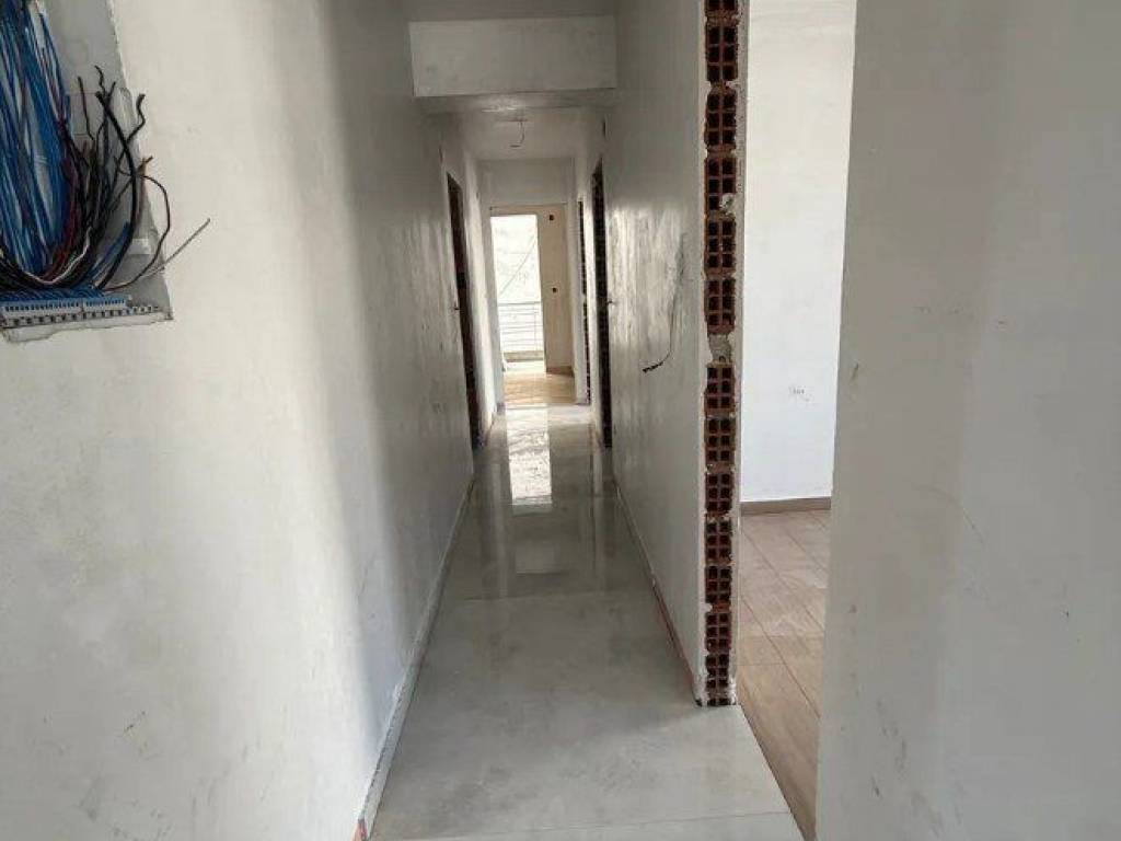 Forumland Real Estate, Διάδρομος