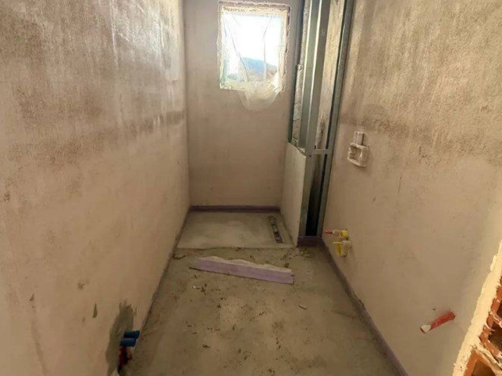 Forumland Real Estate, Μπάνιο