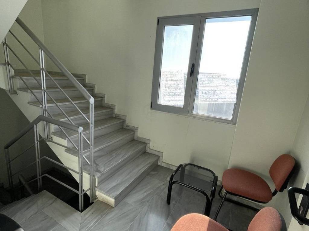 Forumland Real Estate, Εσωτερικές Σκάλες